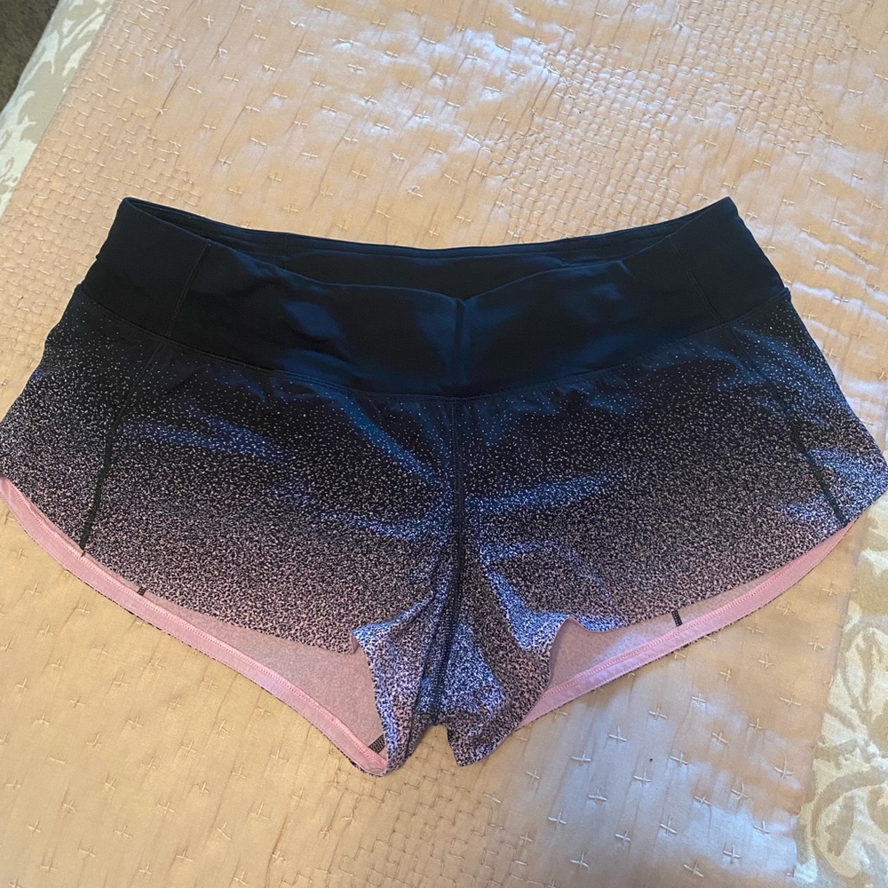 Lululemon Speed Up Mid Rise Short 2.5” - Picture 3 of 4